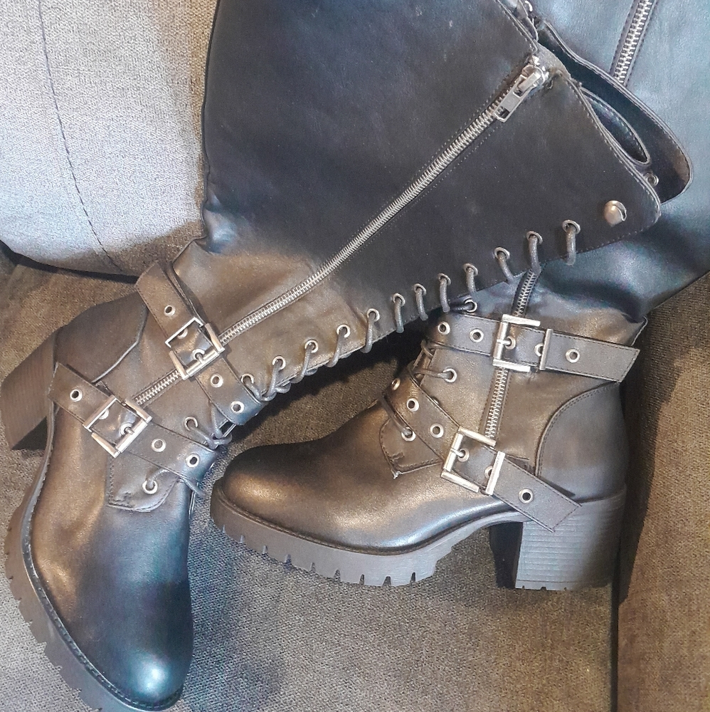 Black Women's Boots Size 10 WW